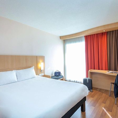 Ibis Cavaillon Portes Du Luberon Bagian luar foto